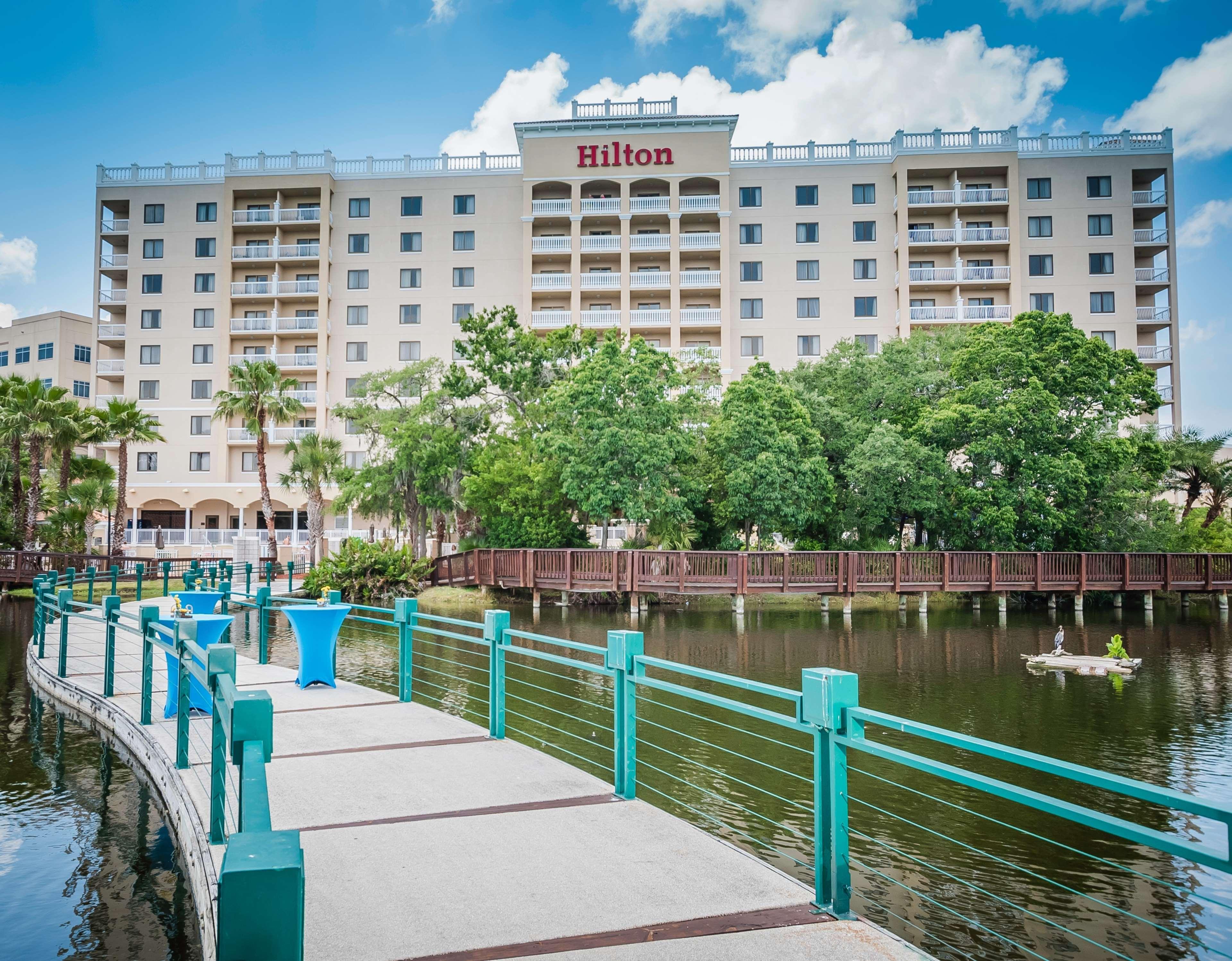 Отель Hilton St. Petersburg Carillon Park Экстерьер фото